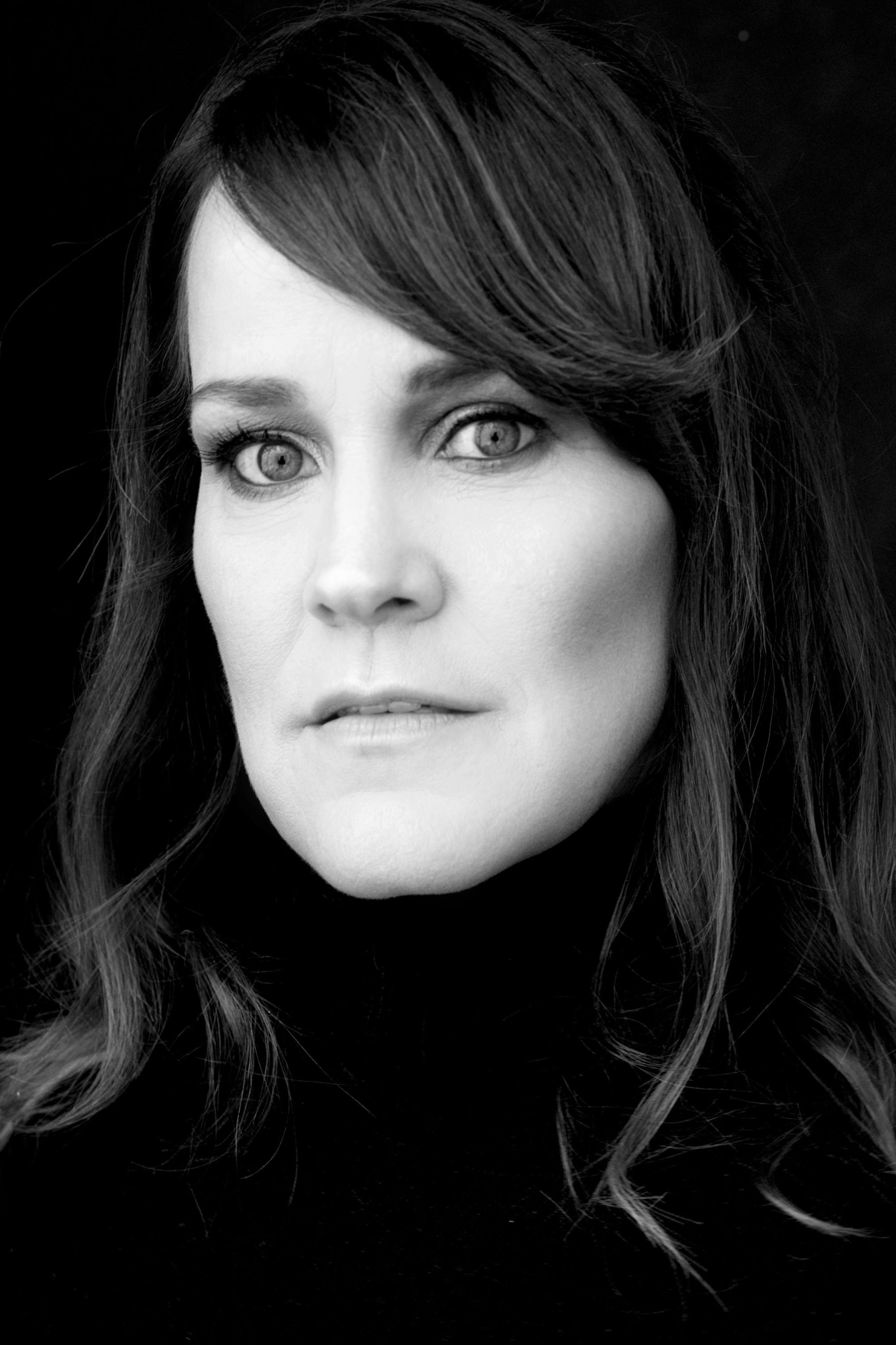 Unnur Ösp Stefánsdóttir as Brynja in Prisoners