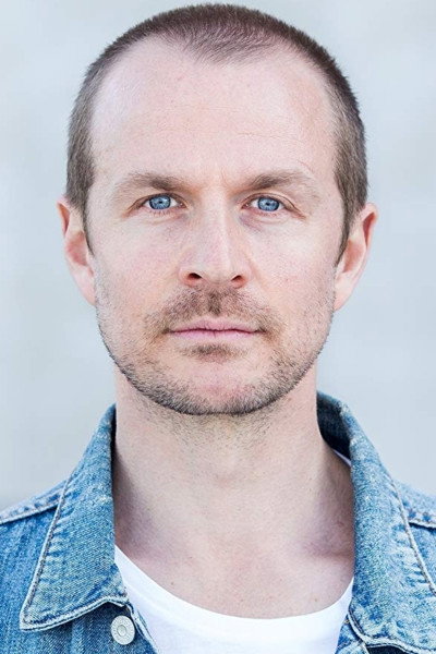 Niklas Jarneheim as Real estate agent in The Other Side
