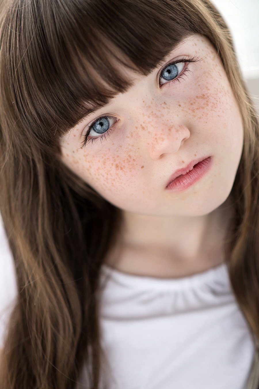 Kennedi Clements as Amy in A Family Thanksgiving