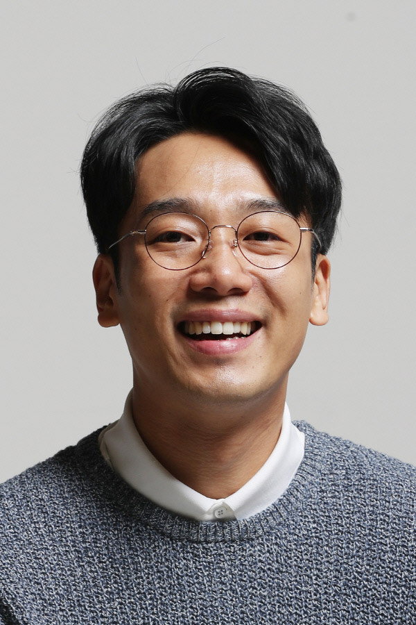김남희 as Heo Bom Il in Spring Turns to Spring
