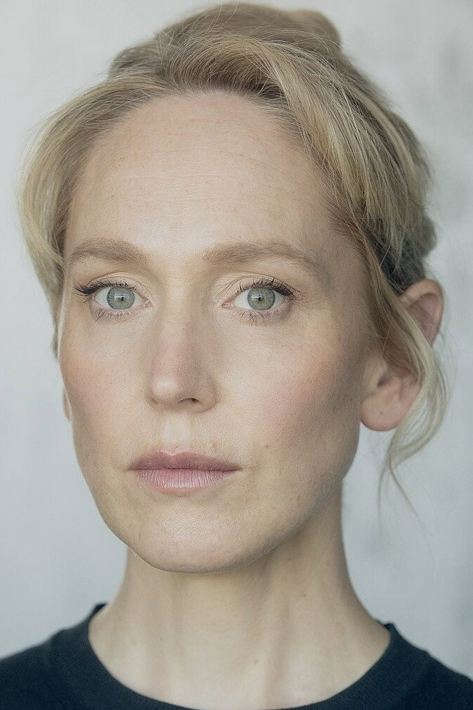 Hattie Morahan as Caroline Burkett in Fool Me Once