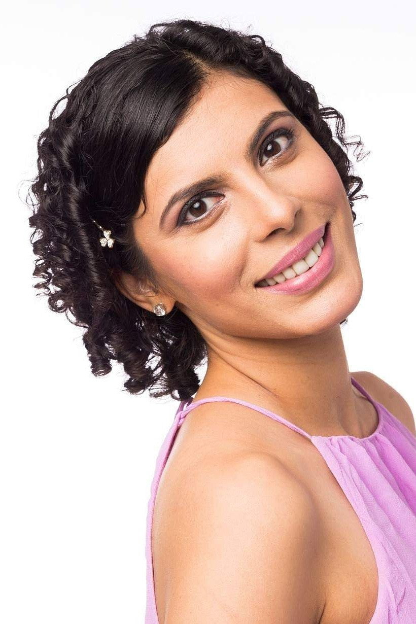 Anu Menon as Locket Lover in Quick Gun Murugan