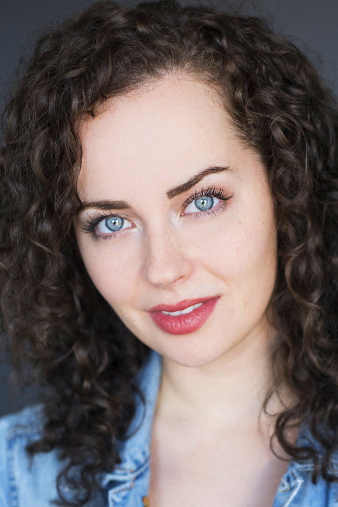 Erin Eldershaw as Dancer in Anna