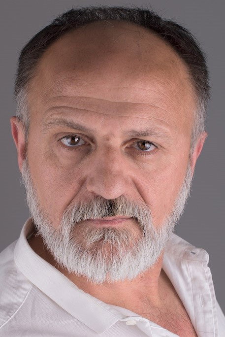 Pablo Viña as Curro in Violets