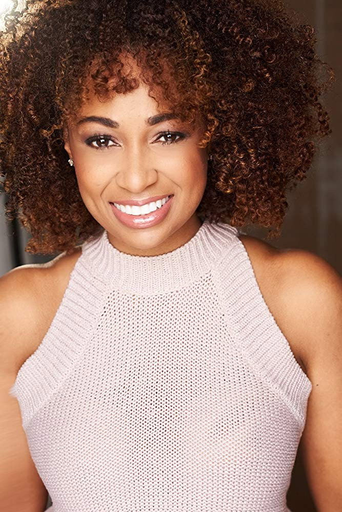 Chanté Bowser as Robin Jones in John Wynn's Mirror Mirror