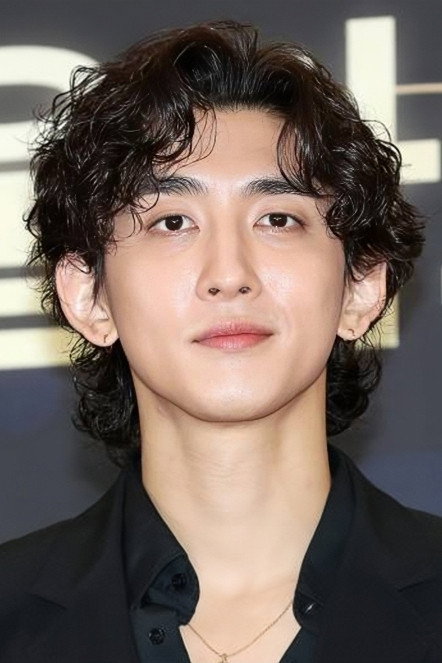 최정훈 as Self - Antarctica in The Black Box on Earth