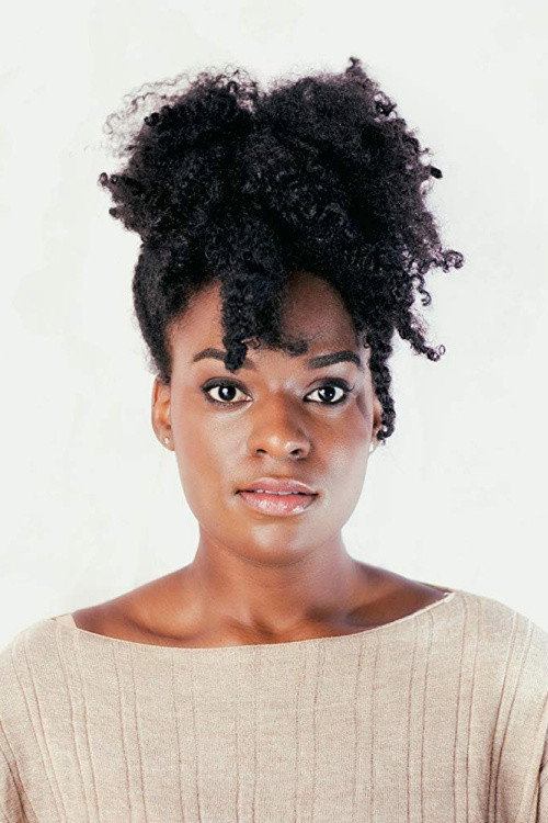 Genelva Krind as Tirza Mehciz in Thuisfront