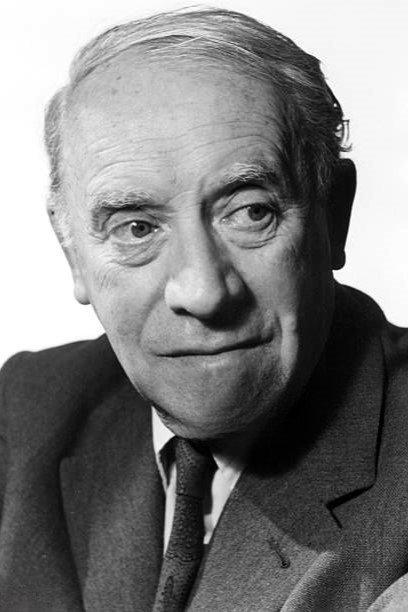 Erwin Kalser as Otto Kuhn in Dressed to Kill