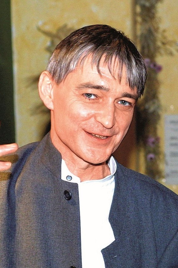 Vladimír Dlouhý as Martinas father in Neues vom Süderhof