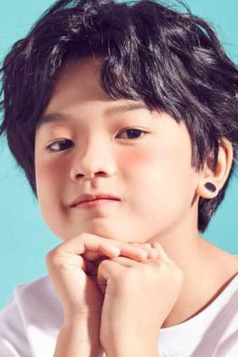 Kyzer Tou as Jie in Umpan: The Betta Fish