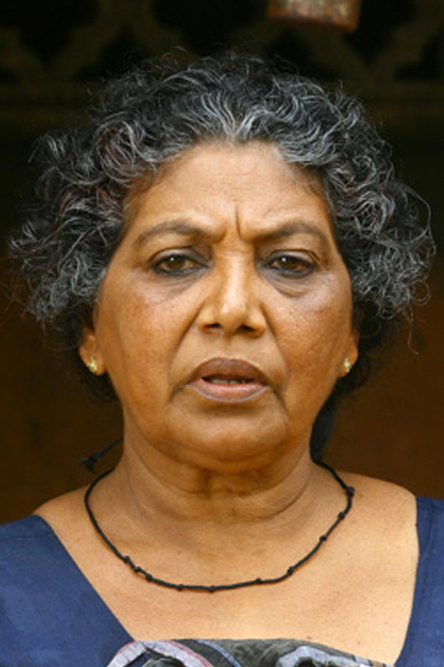 Santhakumari as Servant in Chakkara Muthu