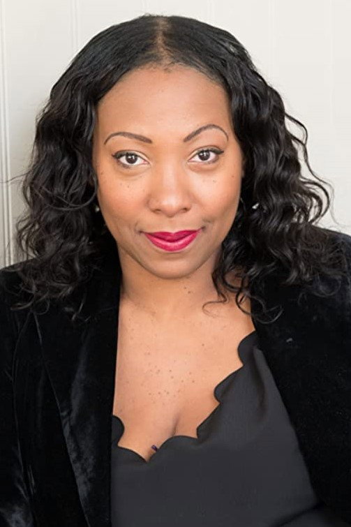 Anjela Lauren Smith as Janet in Swiped