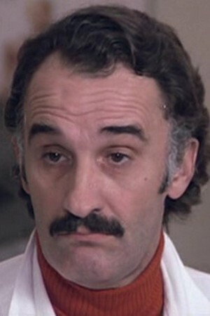 Gino Pernice as Carletto Benedetti in Culo e camicia