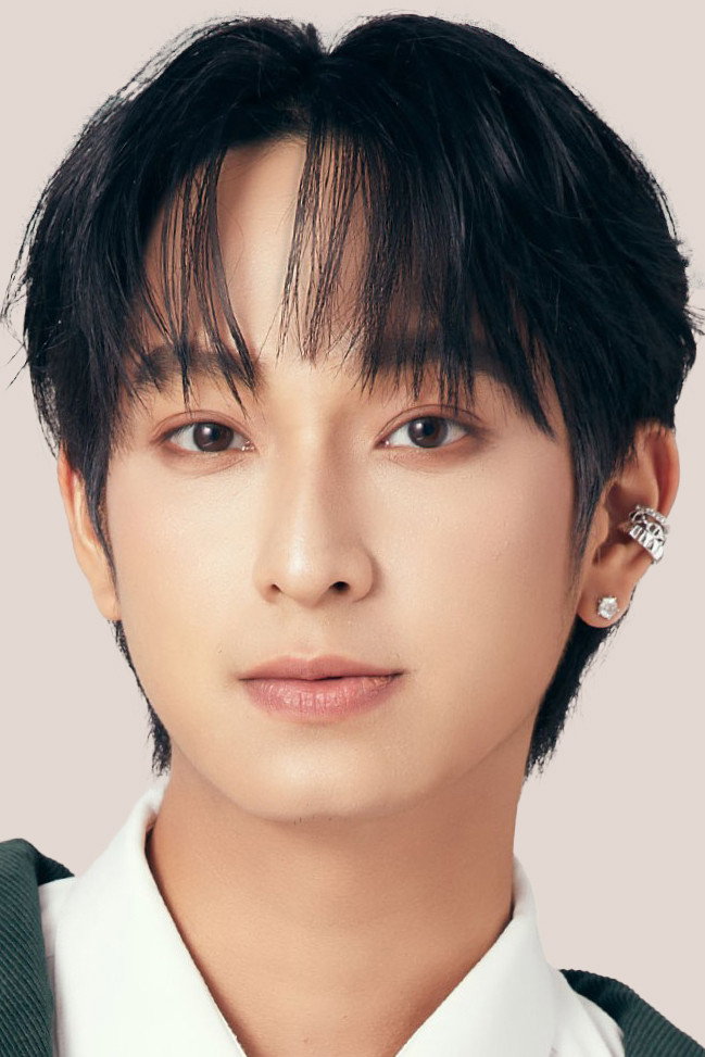 วชิรวิชญ์ เรืองวิวรรธน์ as Sailom in Dangerous Romance
