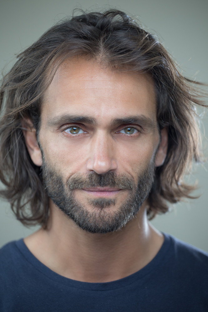 Theo Theodoridis as Young Aeschylus in NENIKIKAMEN