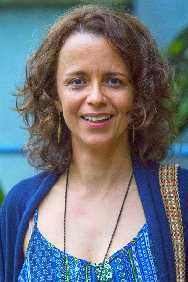Dani Barros as Zenaide in Minha Nada Mole Vida