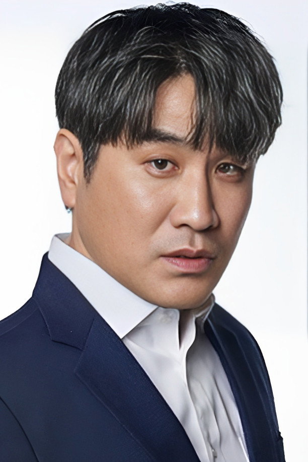 김경식 as Sin Gi-cheol in Team Bulldog: Off-Duty Investigation