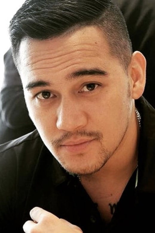 Mario Lawalata as Arya in Nawangsih
