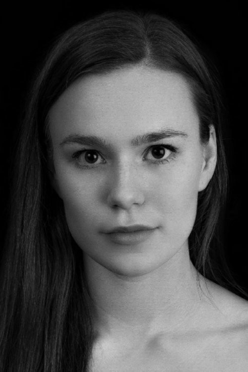 Rakel Björk Björnsdóttir as Lara in Sparrows