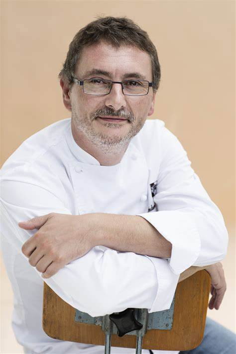 Andoni Luis Aduriz as Self in Finding Gastón