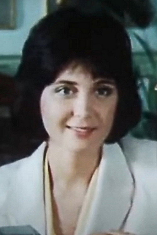 Elina Kalinova as Mari Krovs in Press Center