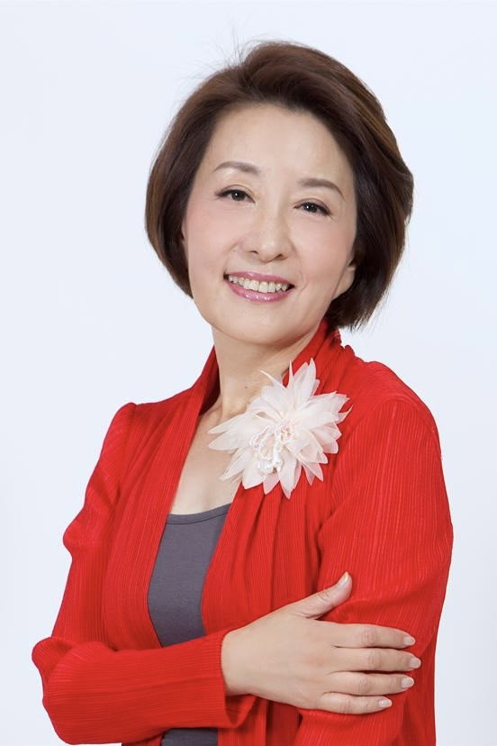 Shen Shi Hua as 梁雅娟 in Bump Off Lover