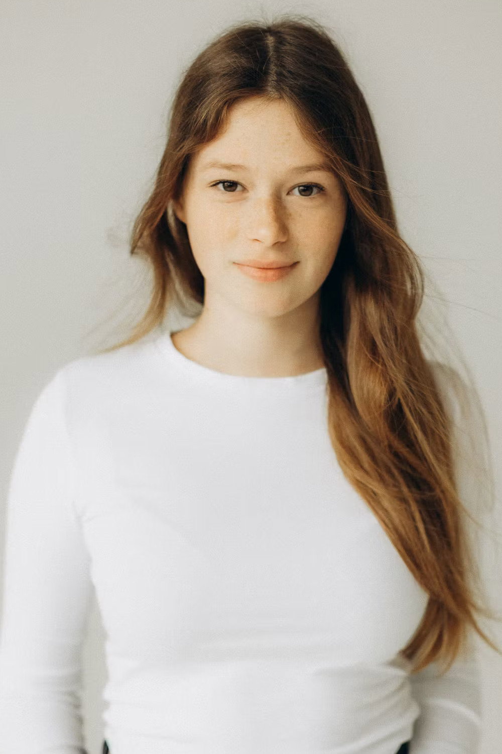 Nelly Hoffmann as Charly Bürger in Völlig meschugge?!