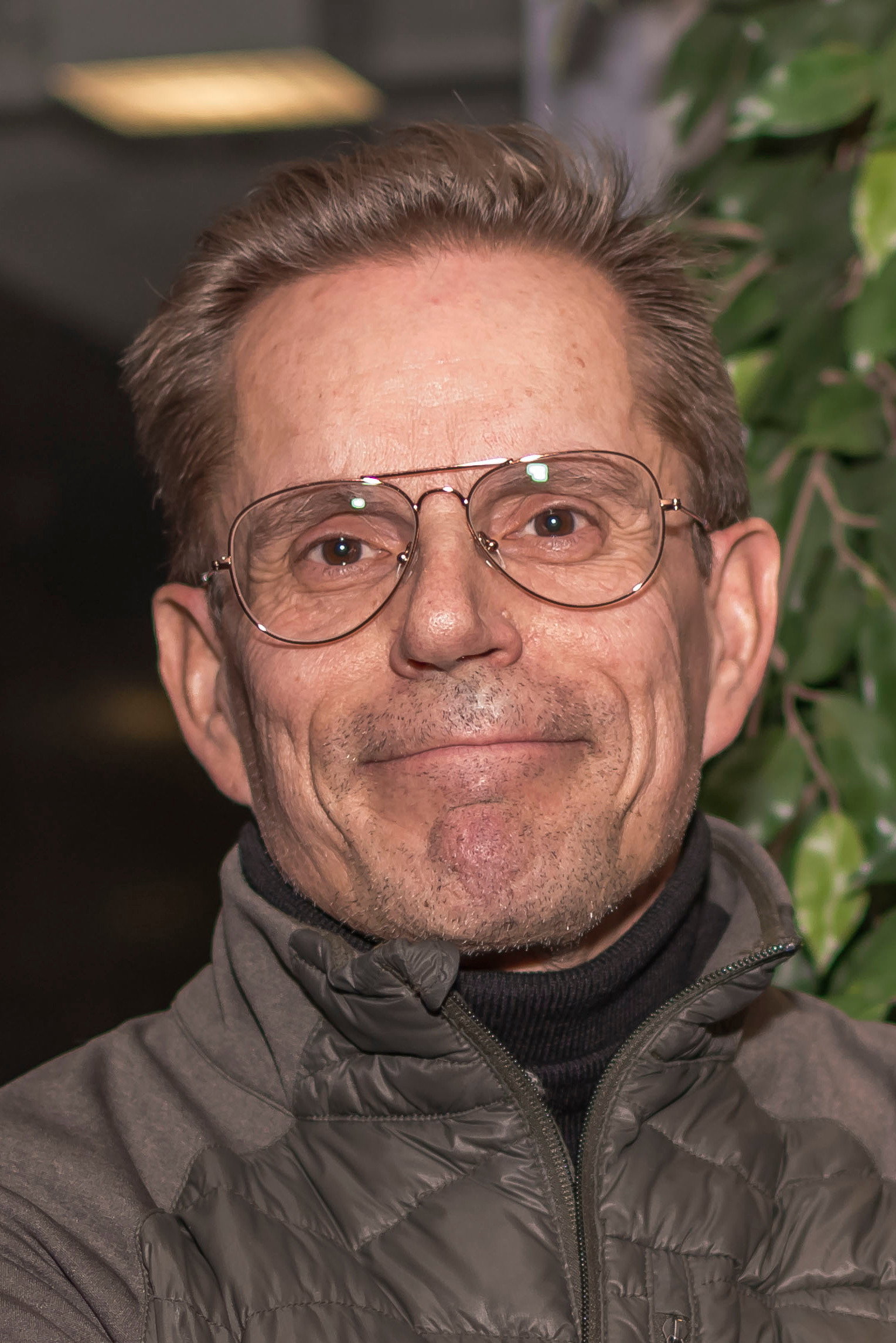 Taisto Oksanen as Henrik alias Tristan Leopoldo da Cunha in The Honourable Woman