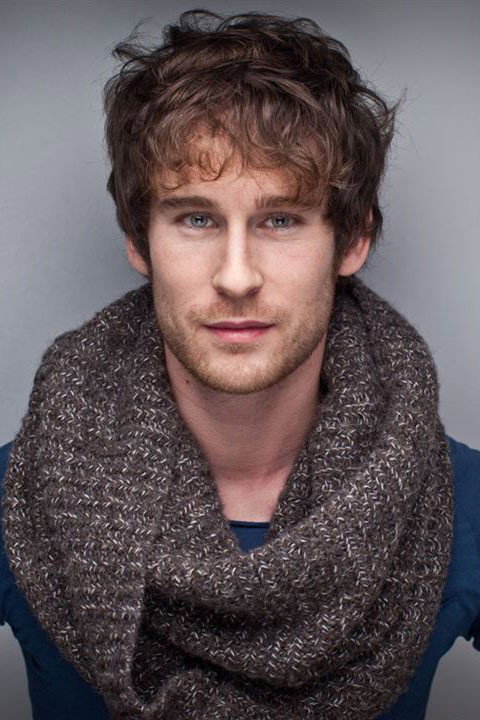Julien Alluguette as Romain in La vie est une fête