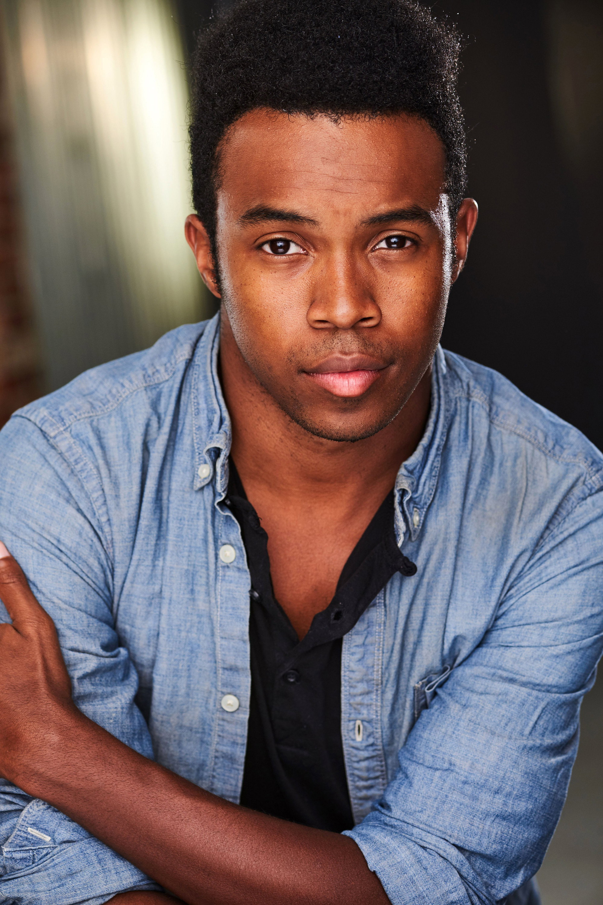 Eric M. Myrick as Austin (as Eric Myrick) in A Royal Family Christmas