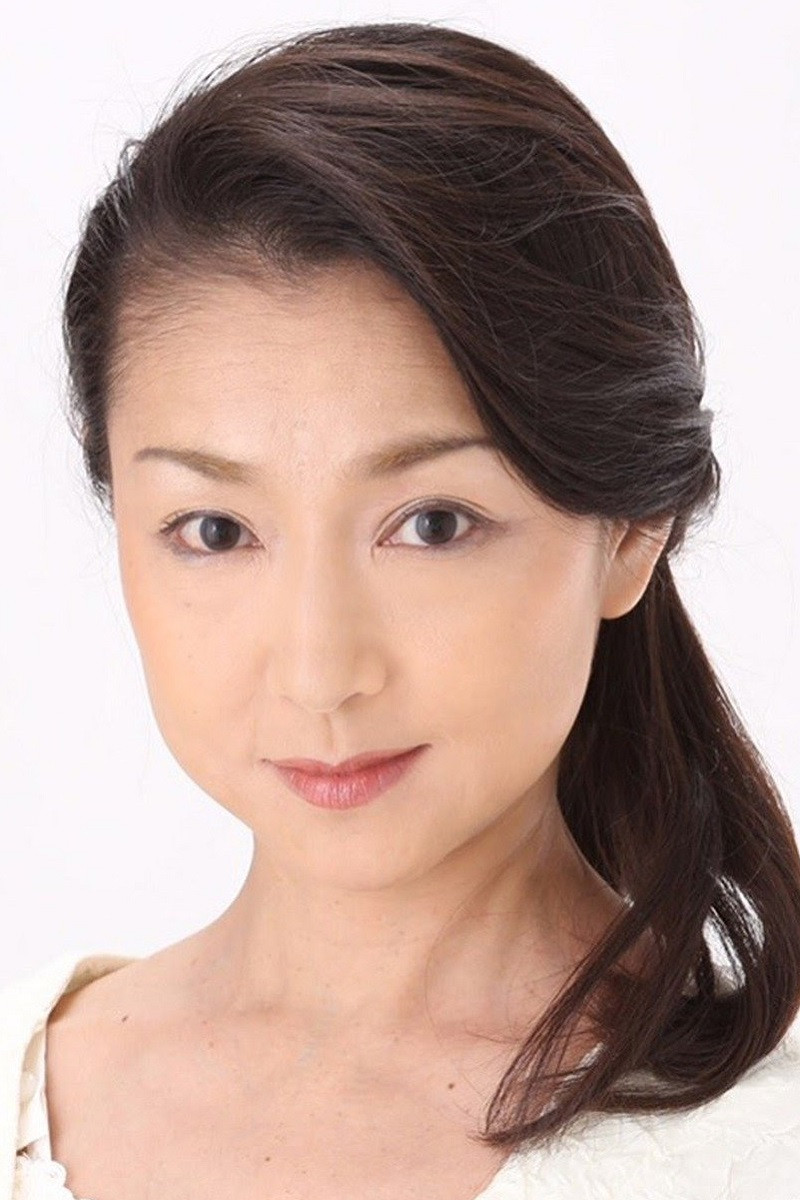 麻乃佳世 as Keiko Otsuki in Swan's Song