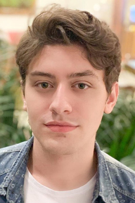 Renan Cuisse as Fábio in Eu Já Sabia que Você Existia