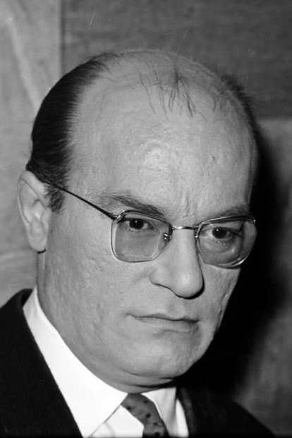 Miklós Szakáts as Docent in Cantata