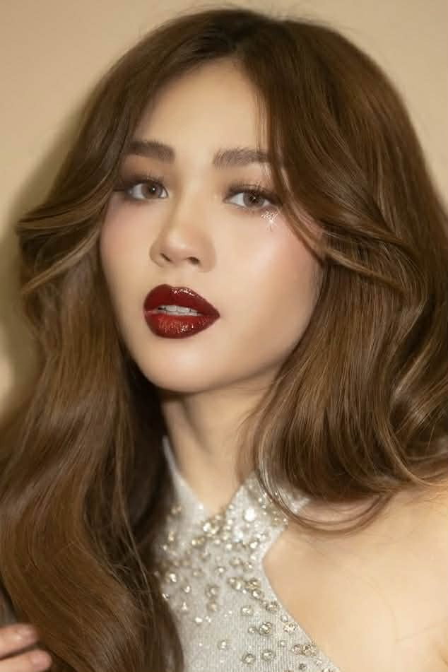 Janella Salvador as Guia in The Heiress