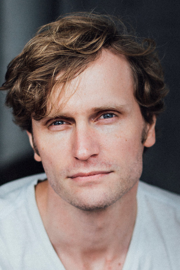 Ulrich Brandhoff as André Möller in In the Fade