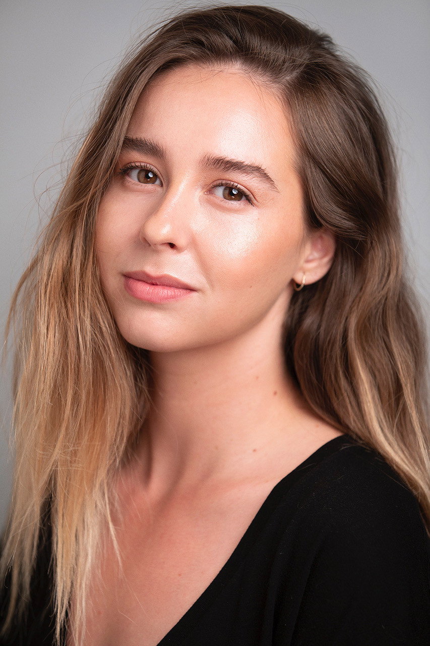 Paula Usero as Elisa Costa in The Cook of Castamar