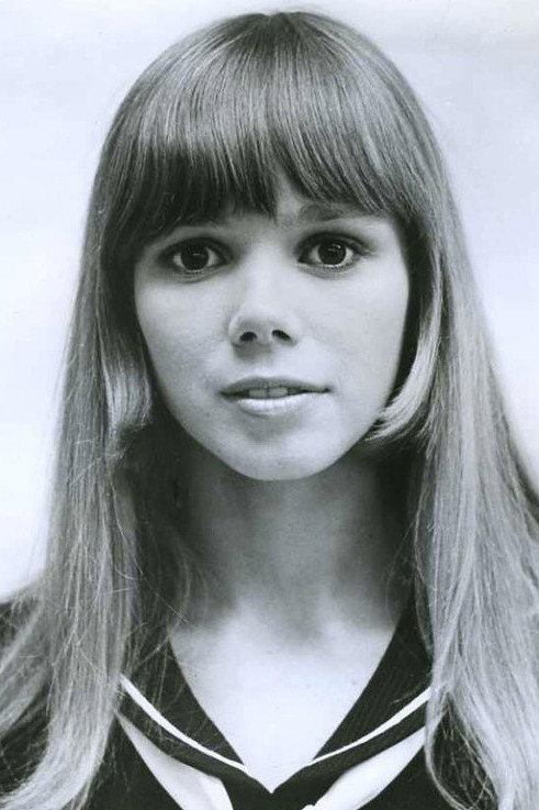Joan Delaney as Woman Interviewer in Scenes from a Mall