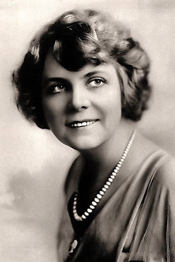 Kathlyn Williams as Daisy Brooks in Sweet Alyssum