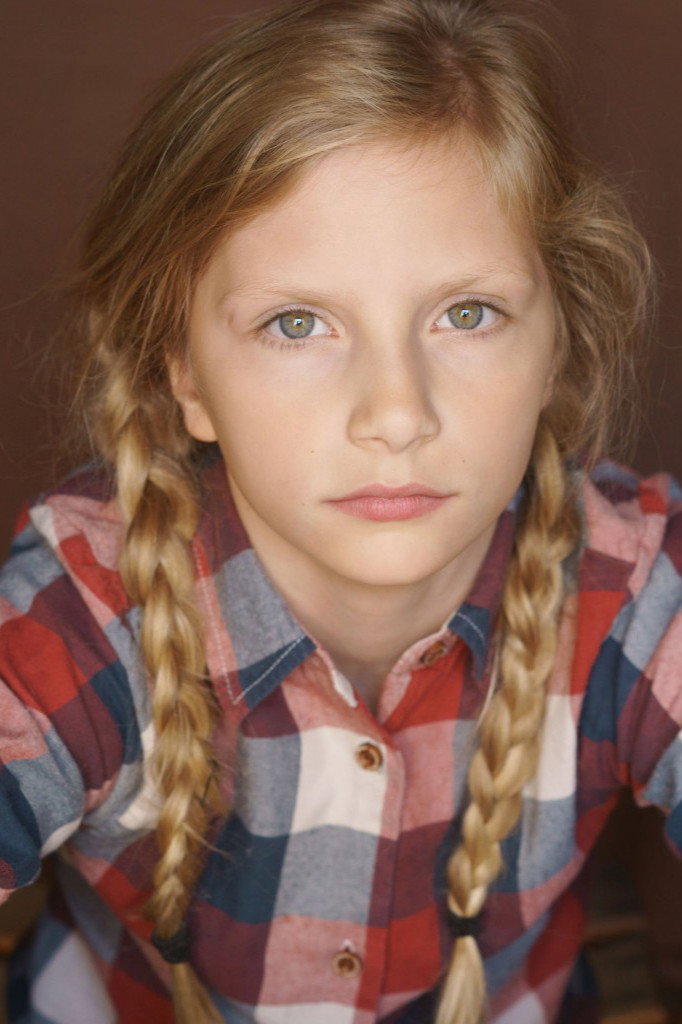 Carlotta von Falkenhayn as Ada in Karla