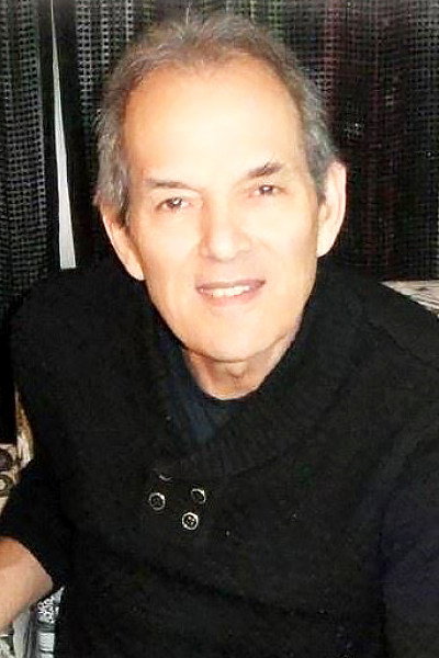 Ηλίας Κακλαμάνης as Christos in The Fox