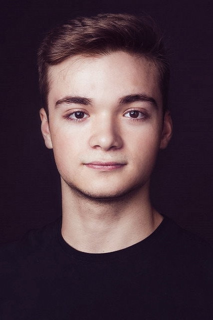 Max Bolf as Tomáš Molnár in New Life