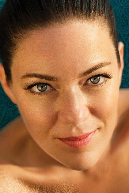 Emilie-Claire Barlow as (voice) in Bad Dog