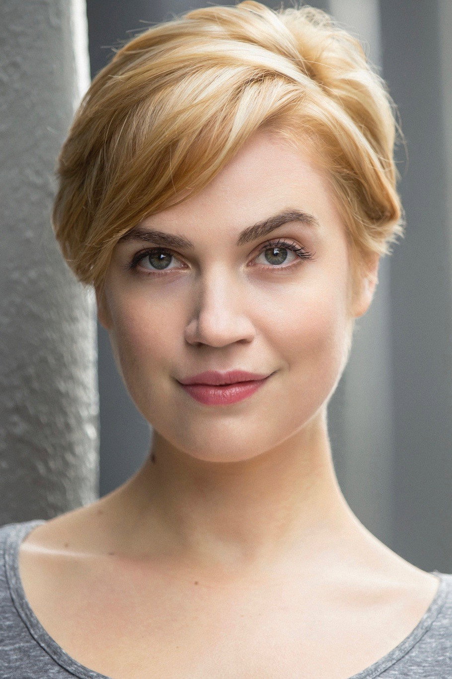 Sarah Wharton as Young Mom in Feral