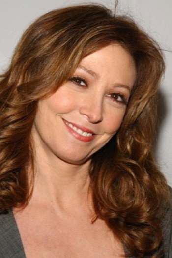 Wendy Makkena as Dorothy Vogel in A Beautiful Day in the Neighborhood