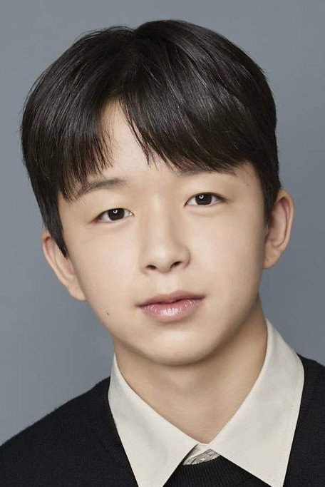 최형주 as Shin-woo in The Highway Family