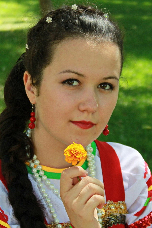 Antonina Bolshakova as Galya Misyuk in Katya-Katya
