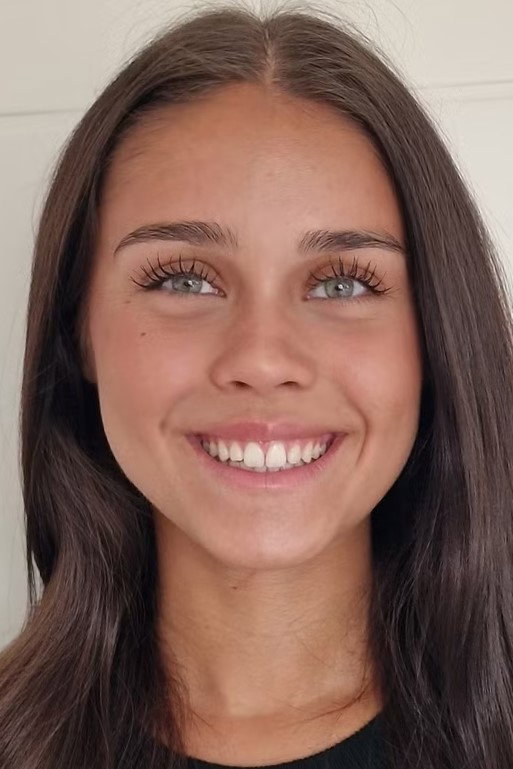 Marta Laubinger as Vicky Schönfelder in Ein Zimmer für Papa