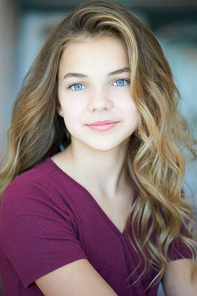McKinley Blehm as Nicole in The Wrong Stepmother