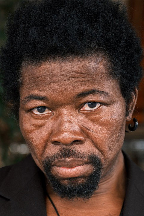 Lazare Minoungou as Yere in Sira