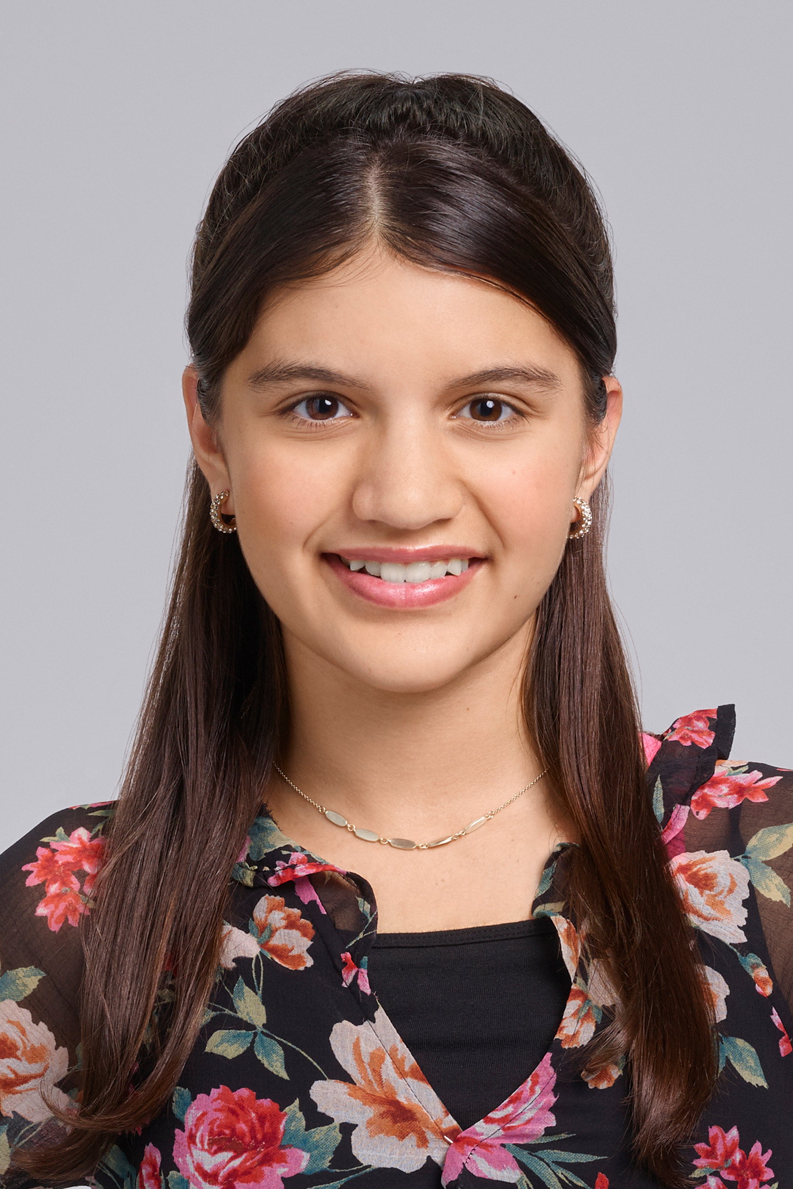 Mia Quaranta De La Rosa as Clara Martinez in Playing Cupid